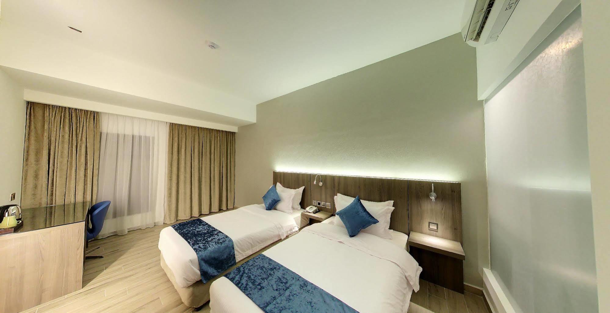 Flora By Crossroads Hotel 3*