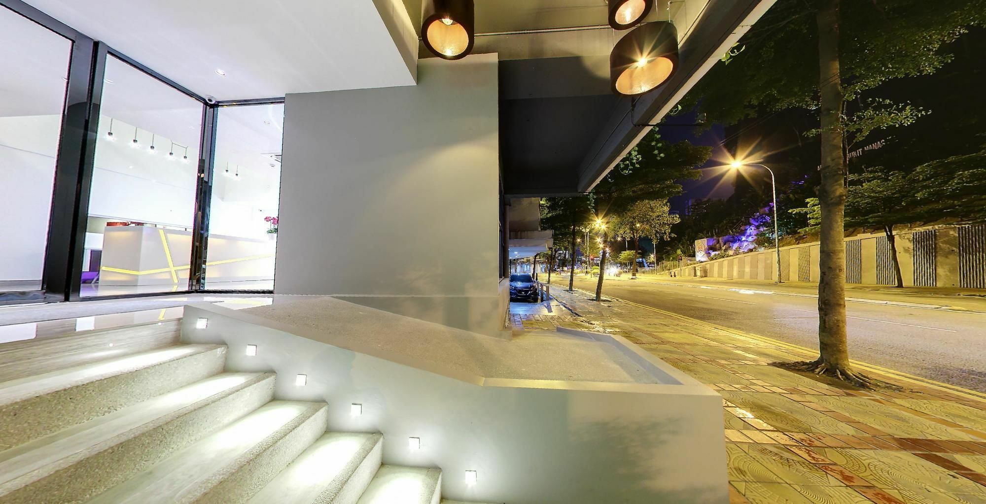 Flora By Crossroads Hotel 3*